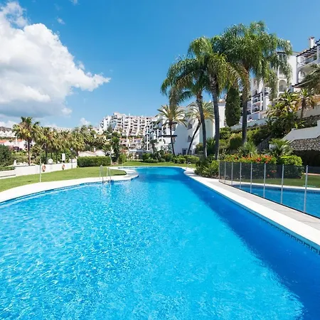 Rentandhomes Calahonda Sea View And Golf Apartment *
