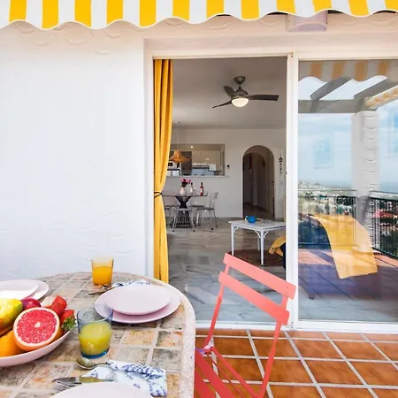 Rentandhomes Calahonda Sea View And Golf Apartment